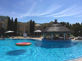 Mediterran Apartman with Pool, Siofok